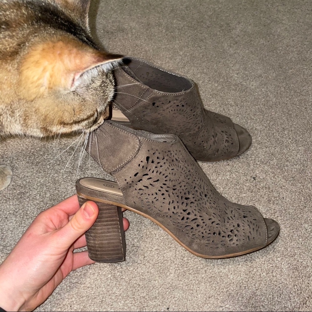 Tan Massini Open toed heeled bootie-like shoes